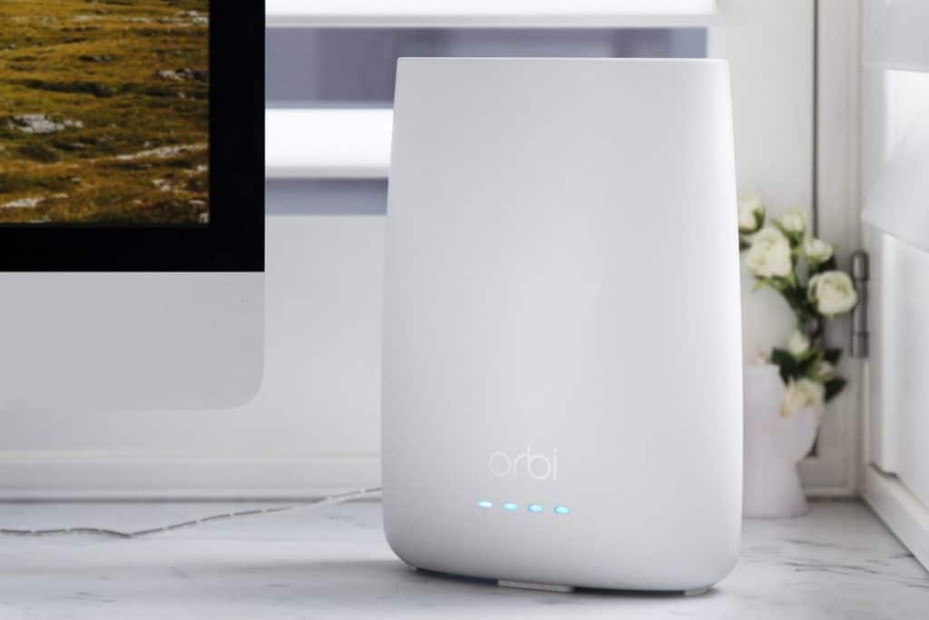 netgear orbi on table