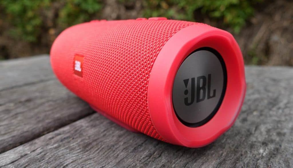 Drikke sig fuld område meteor JBL Charge 3 vs Charge 4: Pros & Cons and Verdict