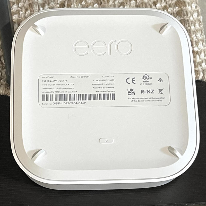 eero pro 6E bottom